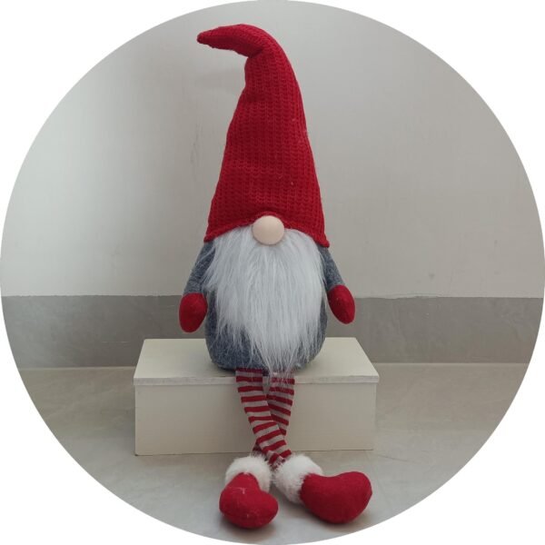 Christmas Gnome w. Dangling Leg - Image 2